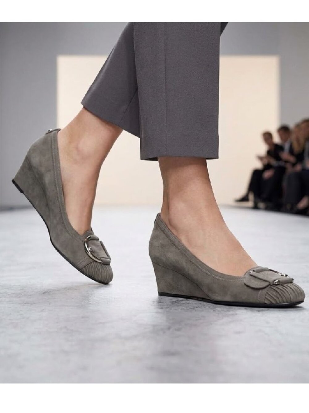 Brand NEW Stuart Weitzman Grey Suede Wedges with Buckle Accent